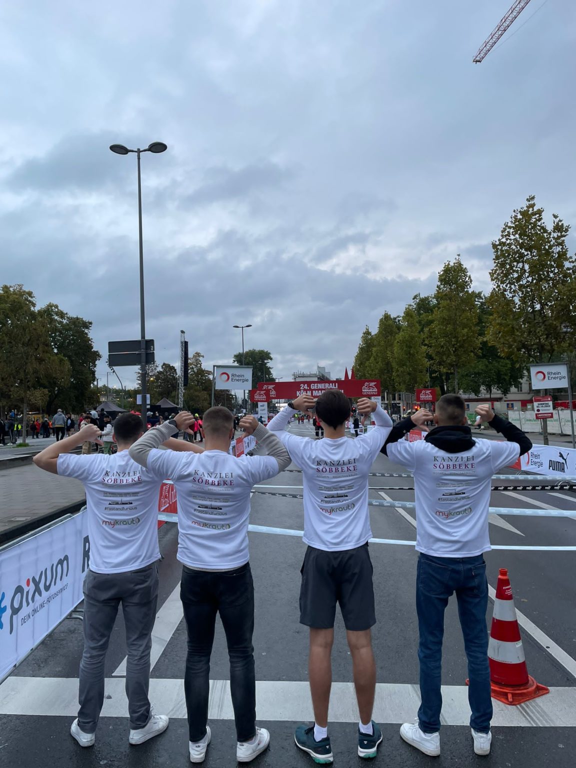 Nachwuchsjuristen laufen den Halbmarathon in Köln - Kanzlei Söbbeke 